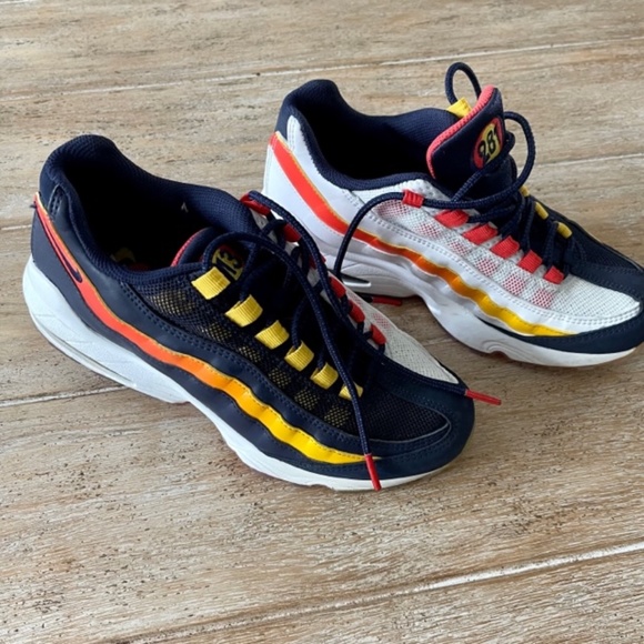 Exclusive Nike Air Max 95 (GS) X Foot Locker X Dallas Keuchel "Home" & "Away" - Picture 7 of 9